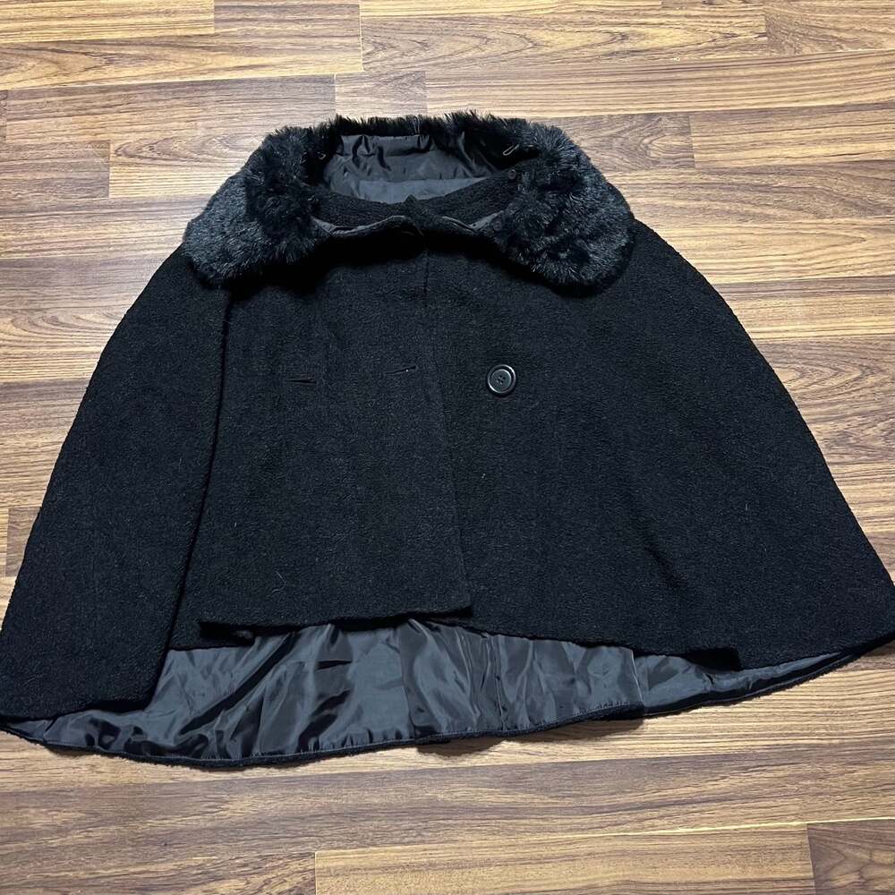 Fashion Instinct Women's Black Wool Blend Cape with Faux Fur Collar